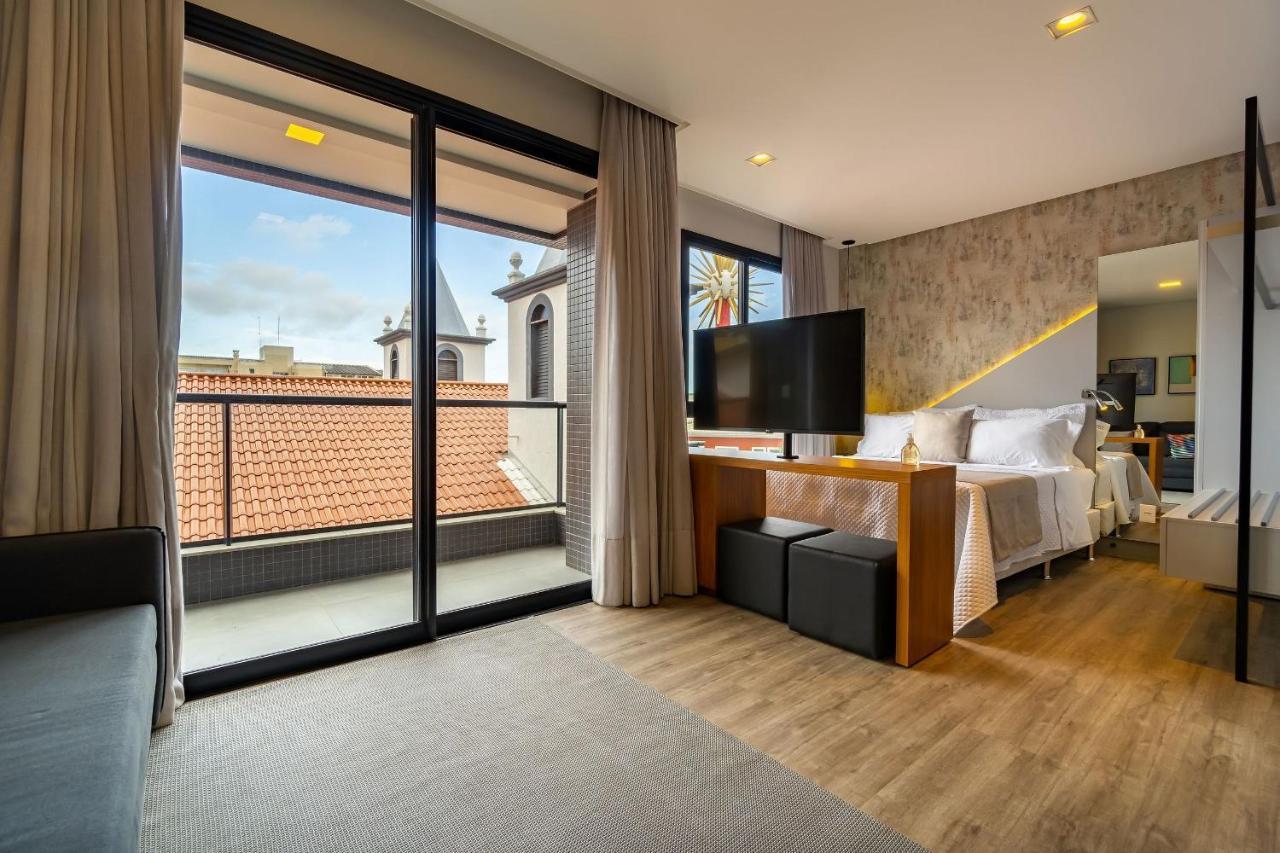 Aion Suites 103 - Compacto E Luxuoso Loft - Rooftop Com Piscina E Academia - A Poucos Passos Da Praia Бомбиньяс Экстерьер фото