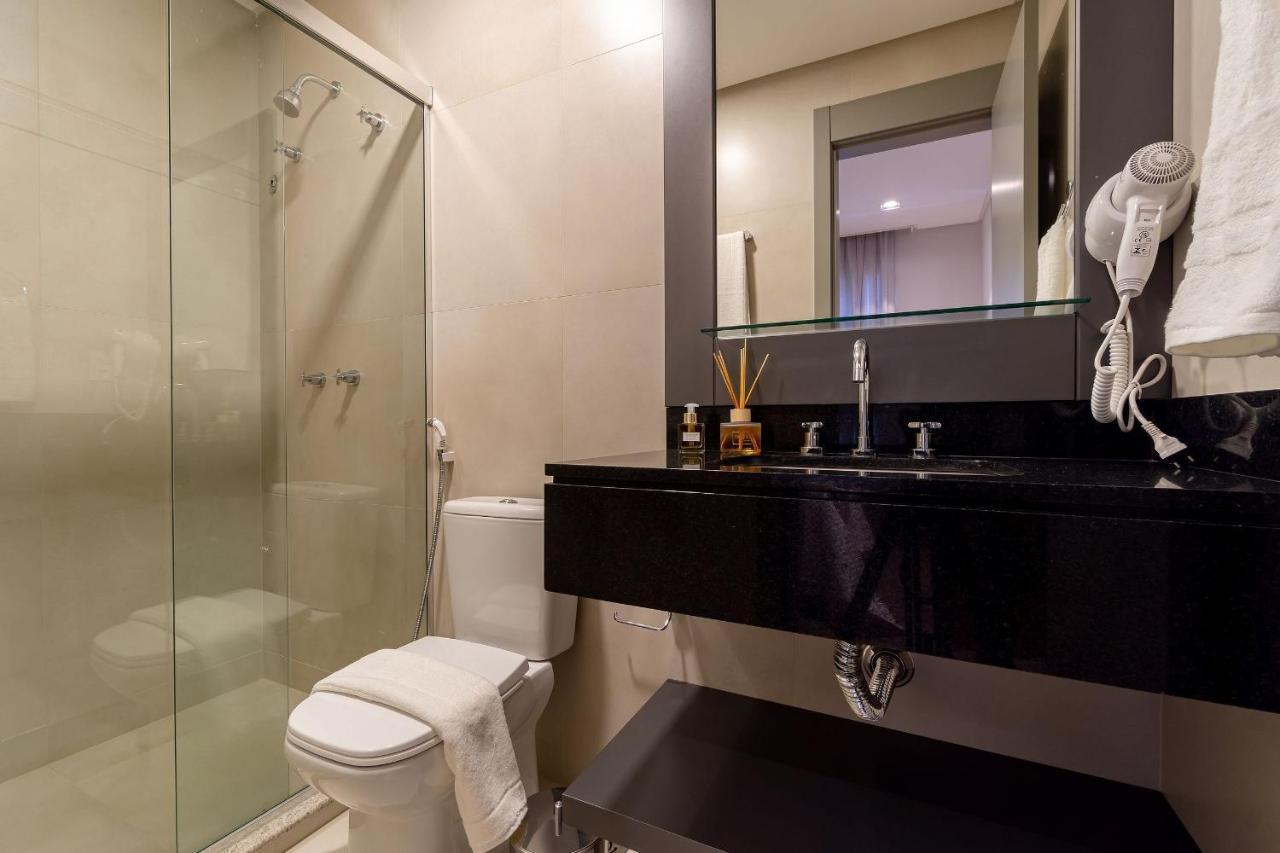 Aion Suites 103 - Compacto E Luxuoso Loft - Rooftop Com Piscina E Academia - A Poucos Passos Da Praia Бомбиньяс Экстерьер фото